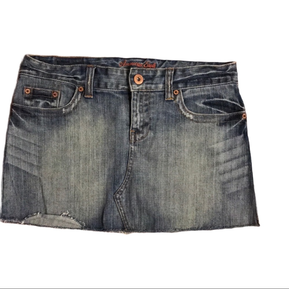American Eagle Raw Hem Denim Skirt Size: 6